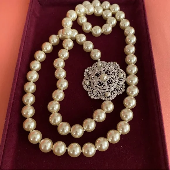 Camrose and Kross JBK Collection Faux Pearl Necklace +Box and COA - Picture 10 of 17